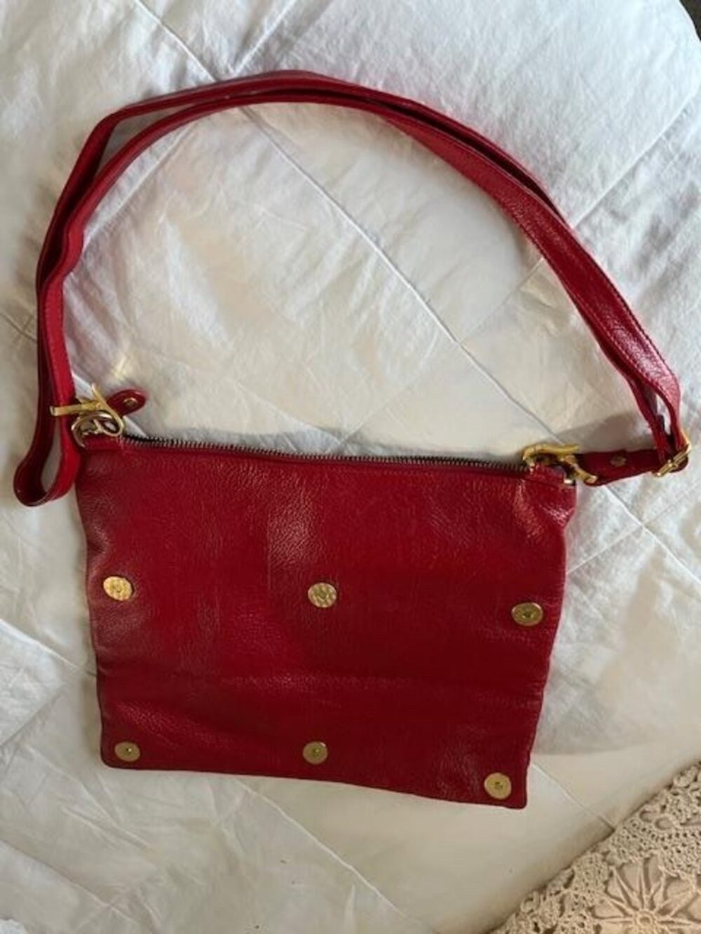 'Hip Chick' Red Enlargeable/Foldable Snap & Zip Leather Purse w/Adjustable Strap - Picture 3 of 3